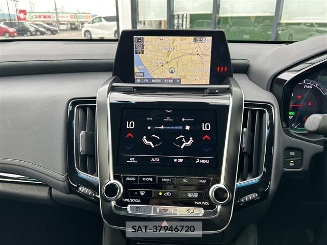 Toyota CROWN 2018 8937597-1