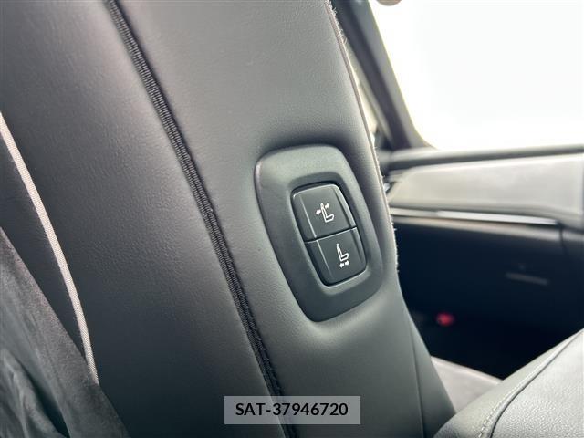 Toyota CROWN 2018 8937597-11