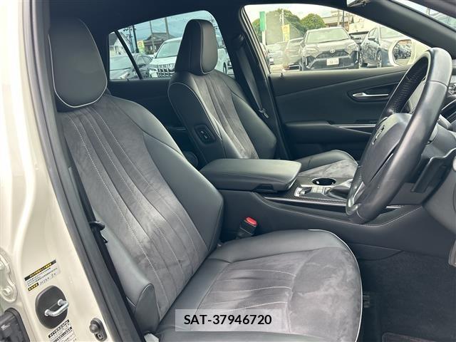 Toyota CROWN 2018 8937597-6
