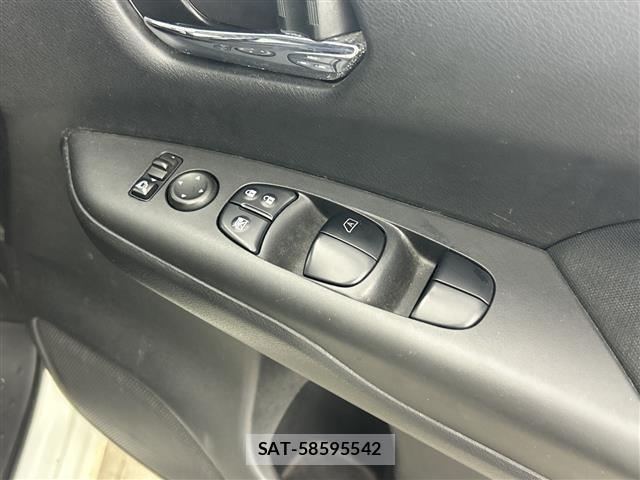 Nissan SERENA 2017 8926321-4