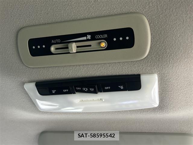 Nissan SERENA 2017 8926321-6