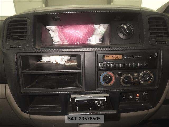 Nissan ATLAS 2014 8952733-6