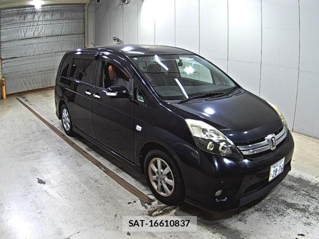 Toyota ISIS 2012 8707682-0