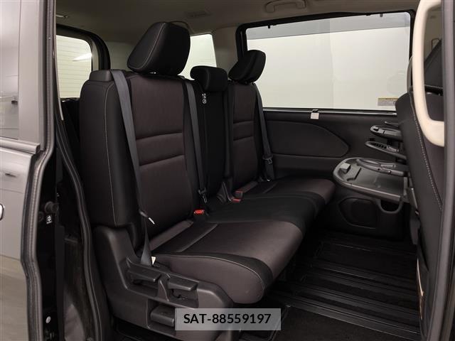 Nissan SERENA 2018 8926358-12