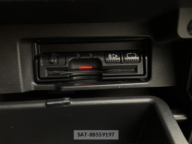 Nissan SERENA 2018 8926358-17