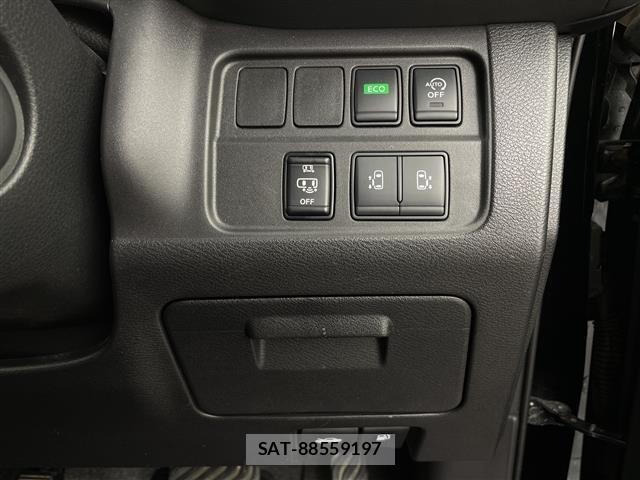 Nissan SERENA 2018 8926358-19
