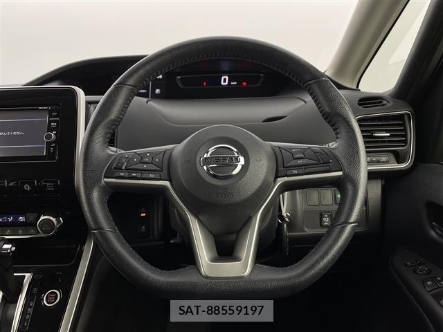 Nissan SERENA 2018 8926358-21