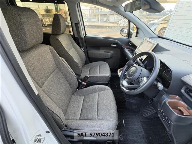 Toyota SIENTA 2022 8671300-9
