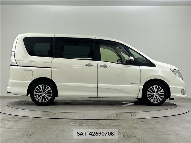 Nissan SERENA 2015 8671708-2