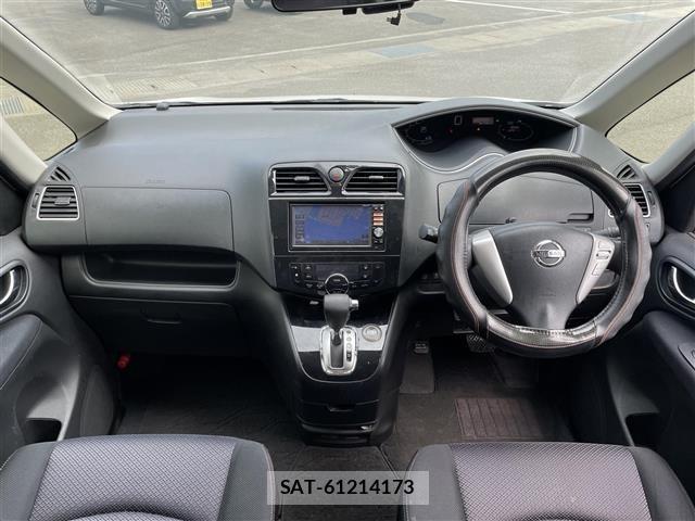 Nissan SERENA 2013 8926359-14