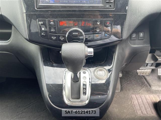 Nissan SERENA 2013 8926359-5