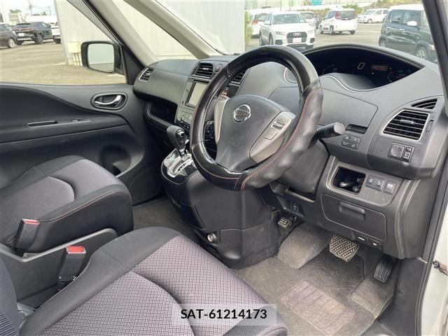 Nissan SERENA 2013 8926359-6