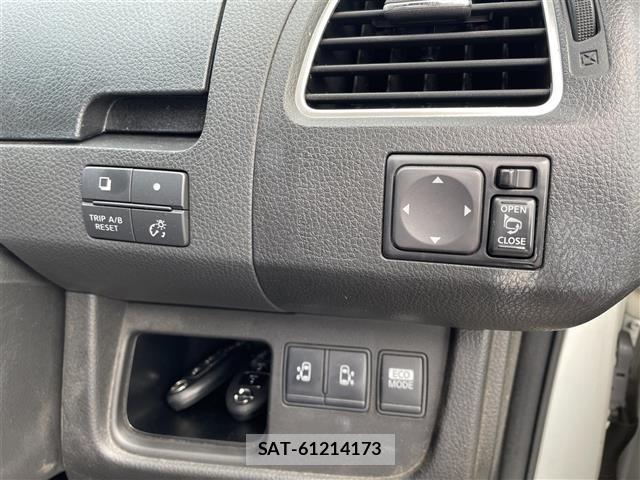Nissan SERENA 2013 8926359-9
