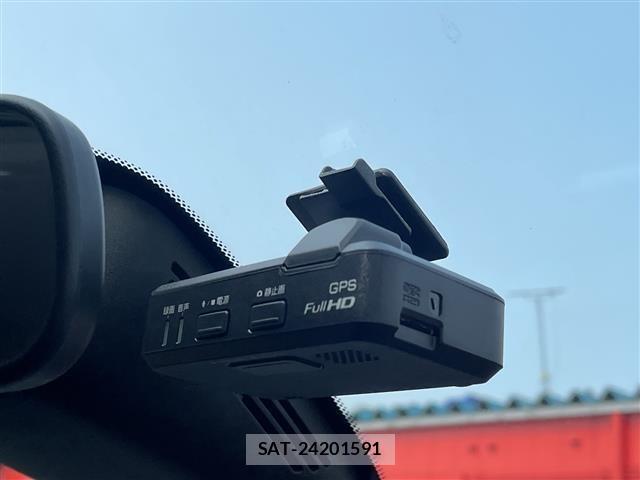Nissan SERENA 2017 8926371-7