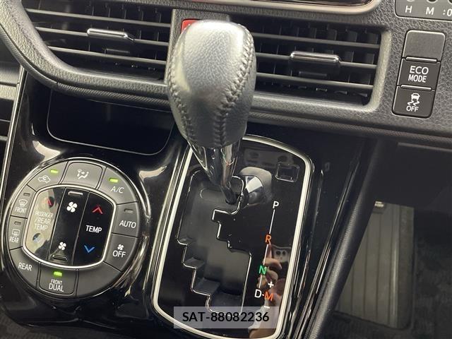 Toyota NOAH 2020 8683513-12