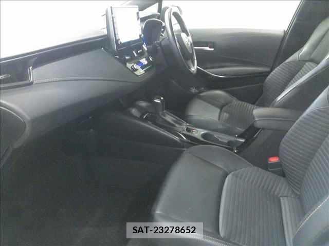 Toyota COROLLA TOURING 2020 8825456-3