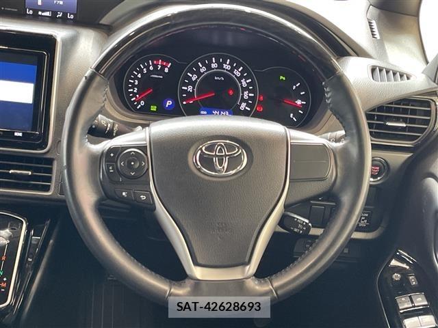 Toyota NOAH 2021 8683514-14