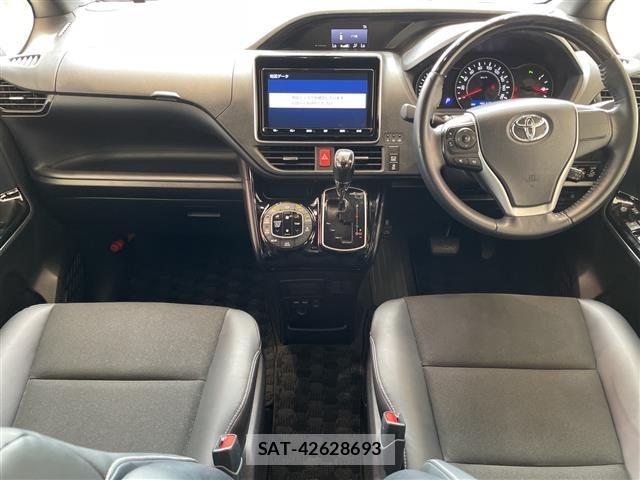 Toyota NOAH 2021 8683514-15