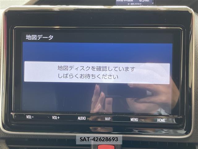 Toyota NOAH 2021 8683514-17