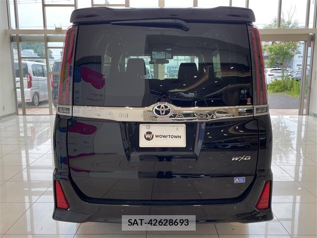 Toyota NOAH 2021 8683514-4