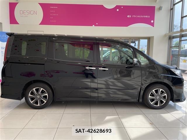 Toyota NOAH 2021 8683514-6
