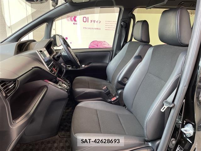 Toyota NOAH 2021 8683514-8