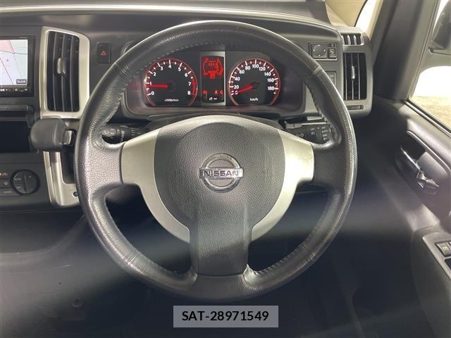 Nissan SERENA 2009 8926372-12