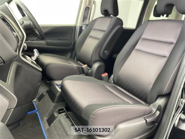 Nissan SERENA 2018 8926397-9