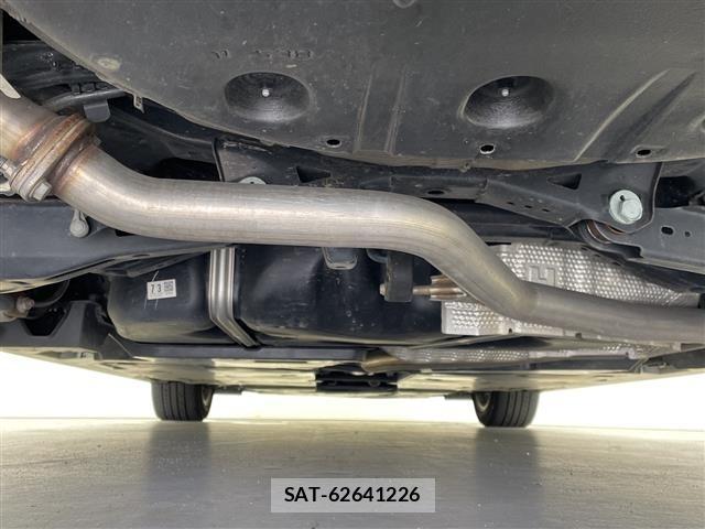 Toyota CAMRY 2018 8885354-13