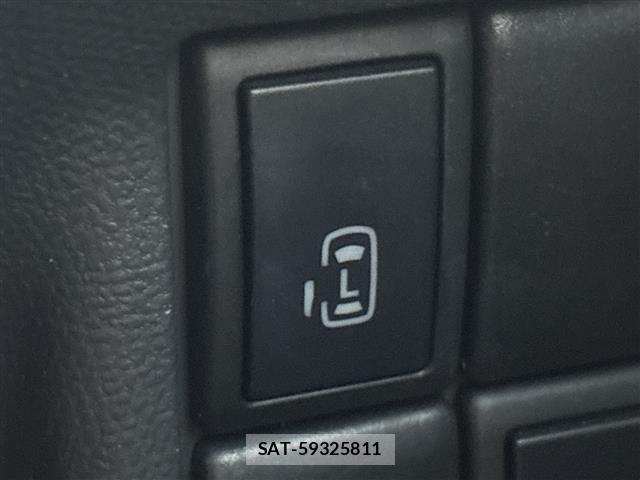 Nissan ROOX 2013 8903051-18