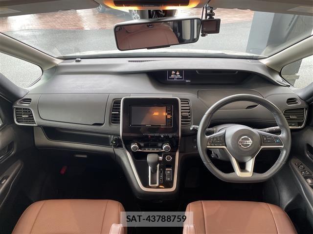 Nissan SERENA 2018 8671728-14