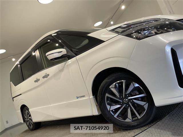 Nissan SERENA 2021 8926418-21