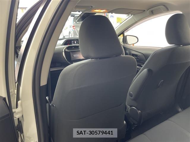 Toyota AQUA 2018 8705617-11