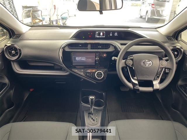 Toyota AQUA 2018 8705617-14