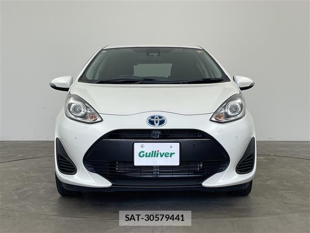Toyota AQUA 2018 8705617-17