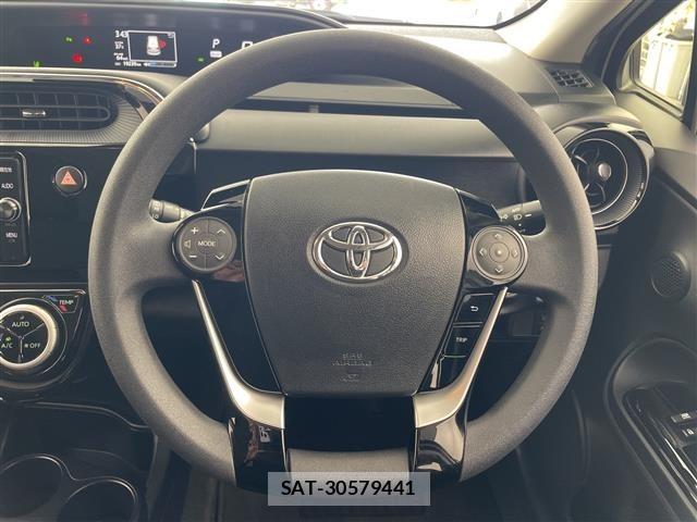 Toyota AQUA 2018 8705617-2