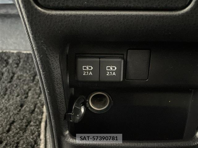 Toyota NOAH 2021 8683521-1