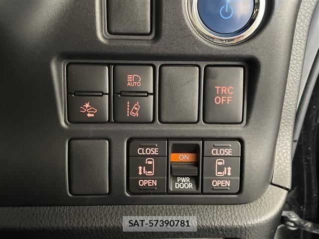 Toyota NOAH 2021 8683521-21