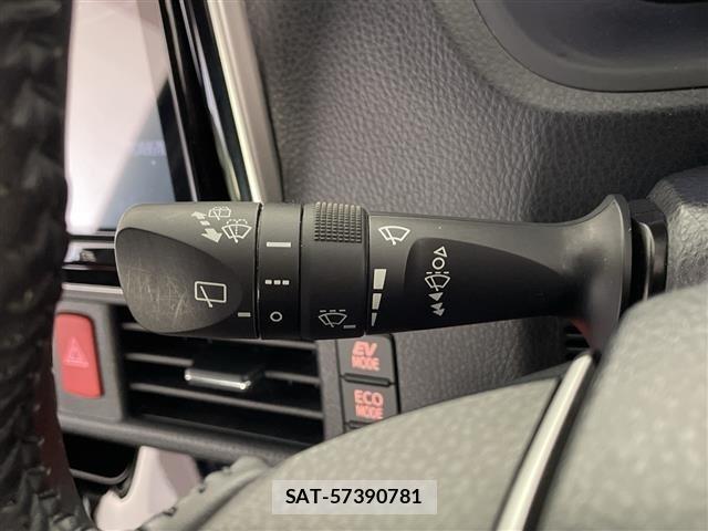 Toyota NOAH 2021 8683521-22