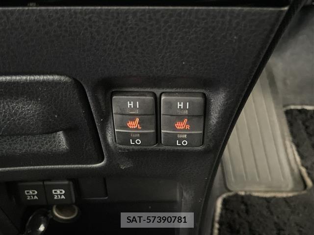 Toyota NOAH 2021 8683521-3