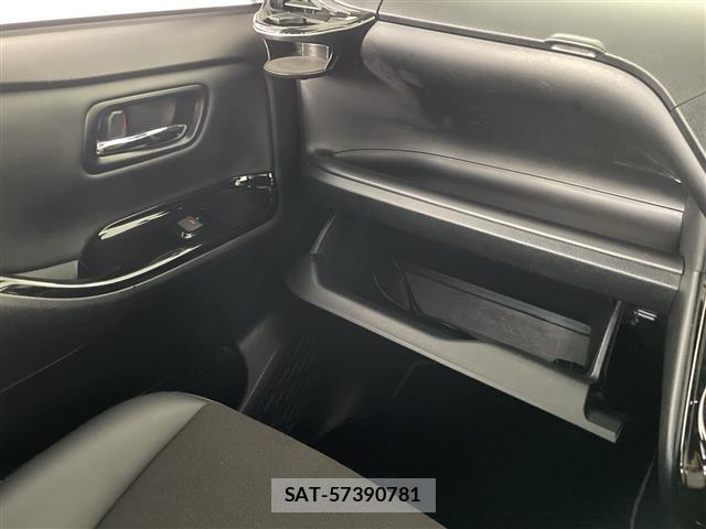 Toyota NOAH 2021 8683521-6