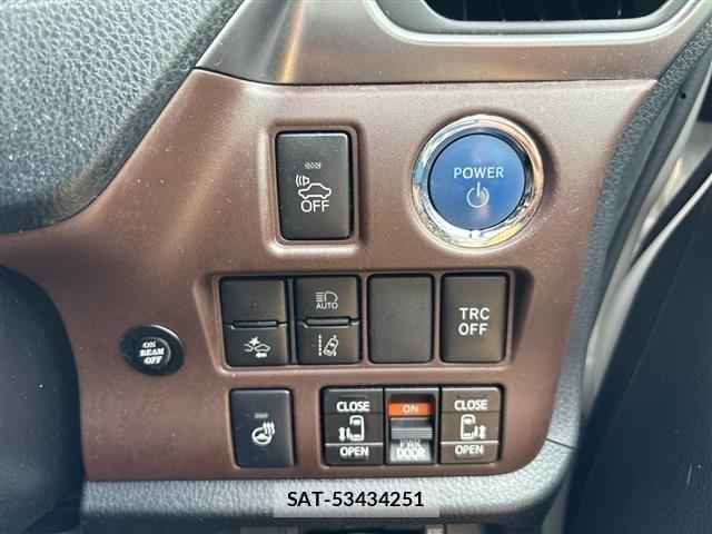 Toyota ESQUIRE 2017 8908771-2