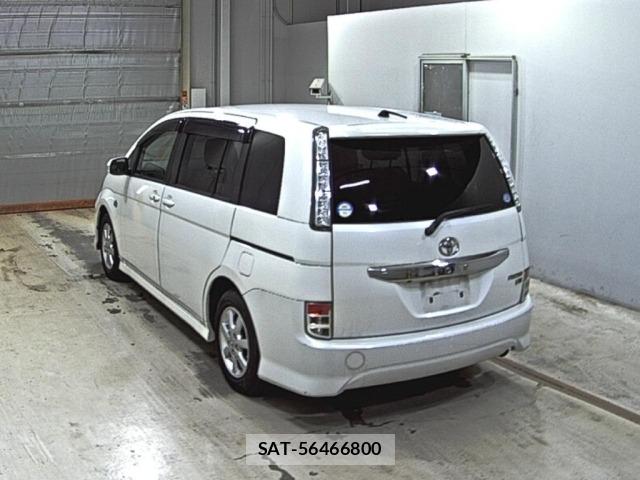 Toyota ISIS 2013 8825621-1