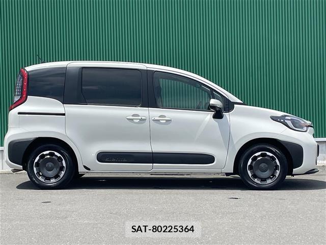 Toyota SIENTA 2022 8671388-2