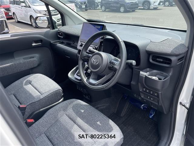 Toyota SIENTA 2022 8671388-9