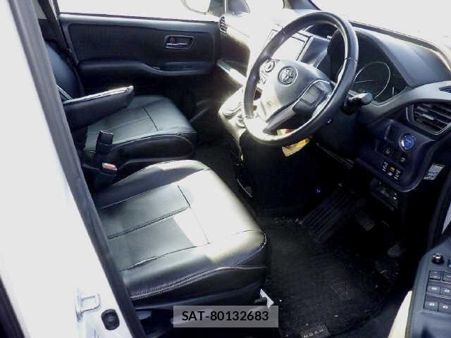 Toyota NOAH 2015 8706050-7