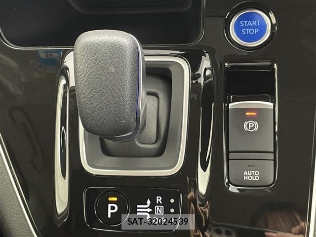 Nissan SERENA 2022 8926536-11