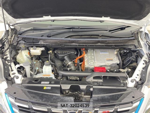 Nissan SERENA 2022 8926536-14