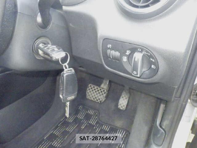 Audi A1 2011 8693266-6