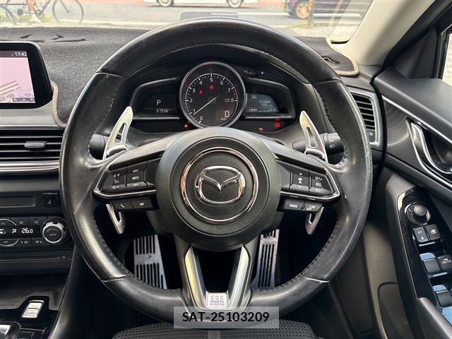 Mazda AXELA 2017 8911729-3